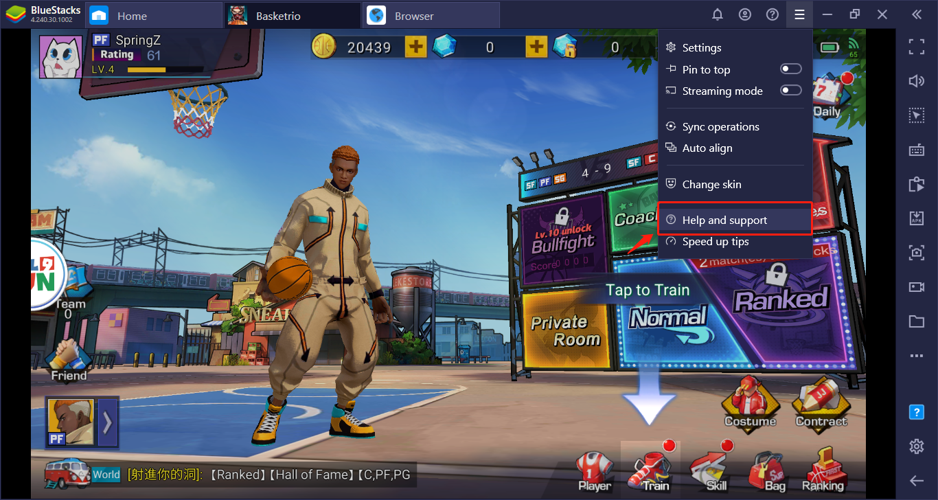 Pemain sedang bermain Basketrio di PC dengan tim street basketball online