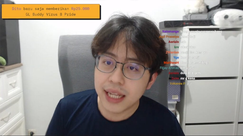 Xepher Coach Alter Ego DOTA 2 Strategi Esports Indonesia Xepher mantan pro player DOTA 2 sedang memimpin latihan tim Alter Ego di arena esports