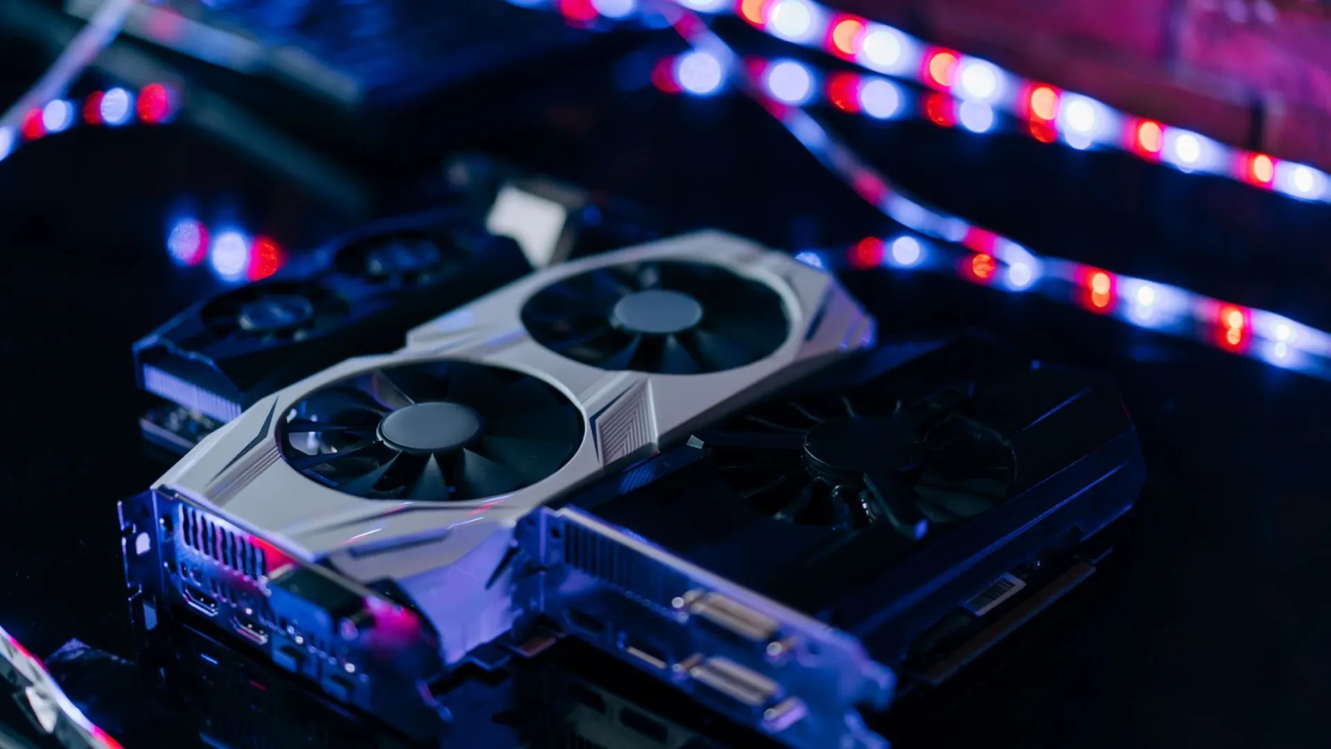 VGA Card Gaming dan Desain Terbaik 2025 VGA card terbaru untuk gaming dan desain grafis, NVIDIA GeForce RTX dan AMD Radeon Pro