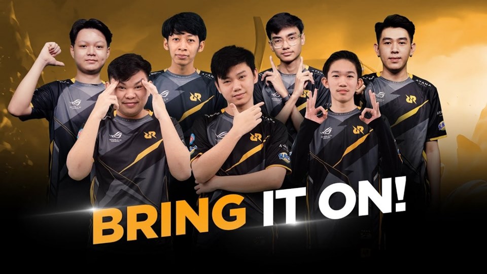 Tim esports profesional sedang bermain dengan strategi dan skema terbaik dalam turnamen kompetitif