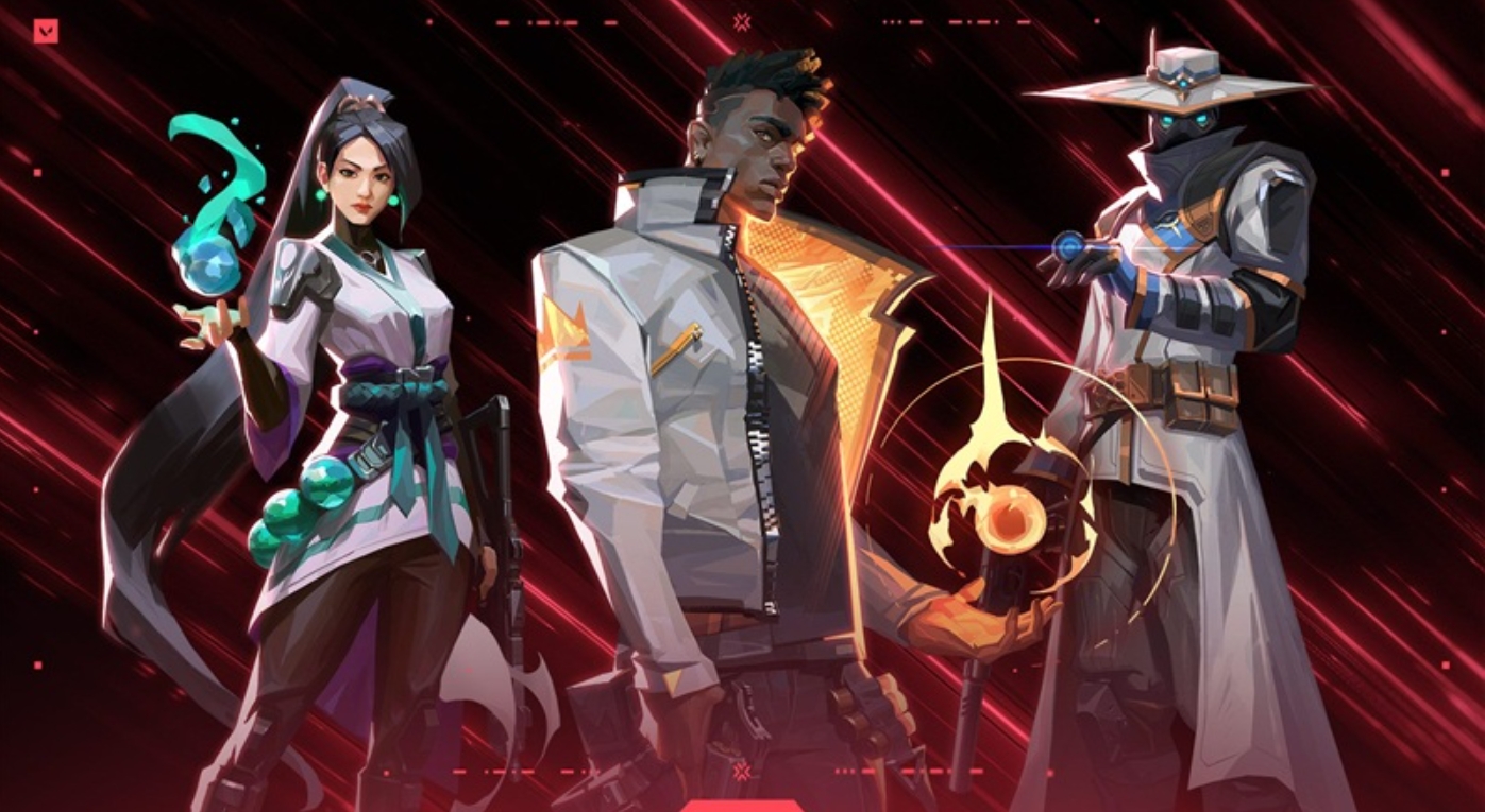 Pemain game fokus menggunakan headset dan kontrol gaming untuk meningkatkan skill bermain game online