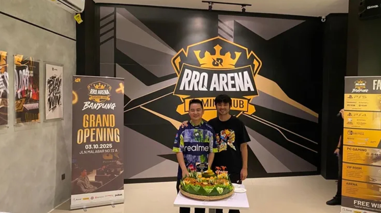 Komunitas e-sport gamer modern sedang bermain game kompetitif bersama
