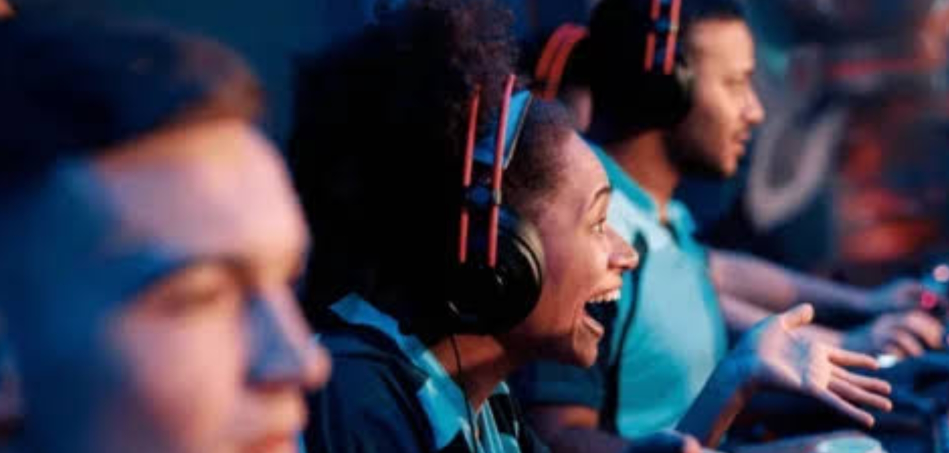 Komunitas e-sport Indonesia dengan pemain game profesional dan gamer modern