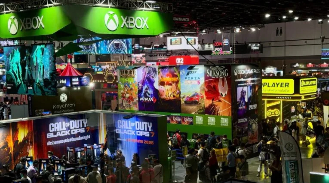 Teknologi Gaming Modern dan Inovasi Dunia Game Ilustrasi teknologi gaming modern dengan hardware canggih, AI, dan pengalaman bermain game imersif