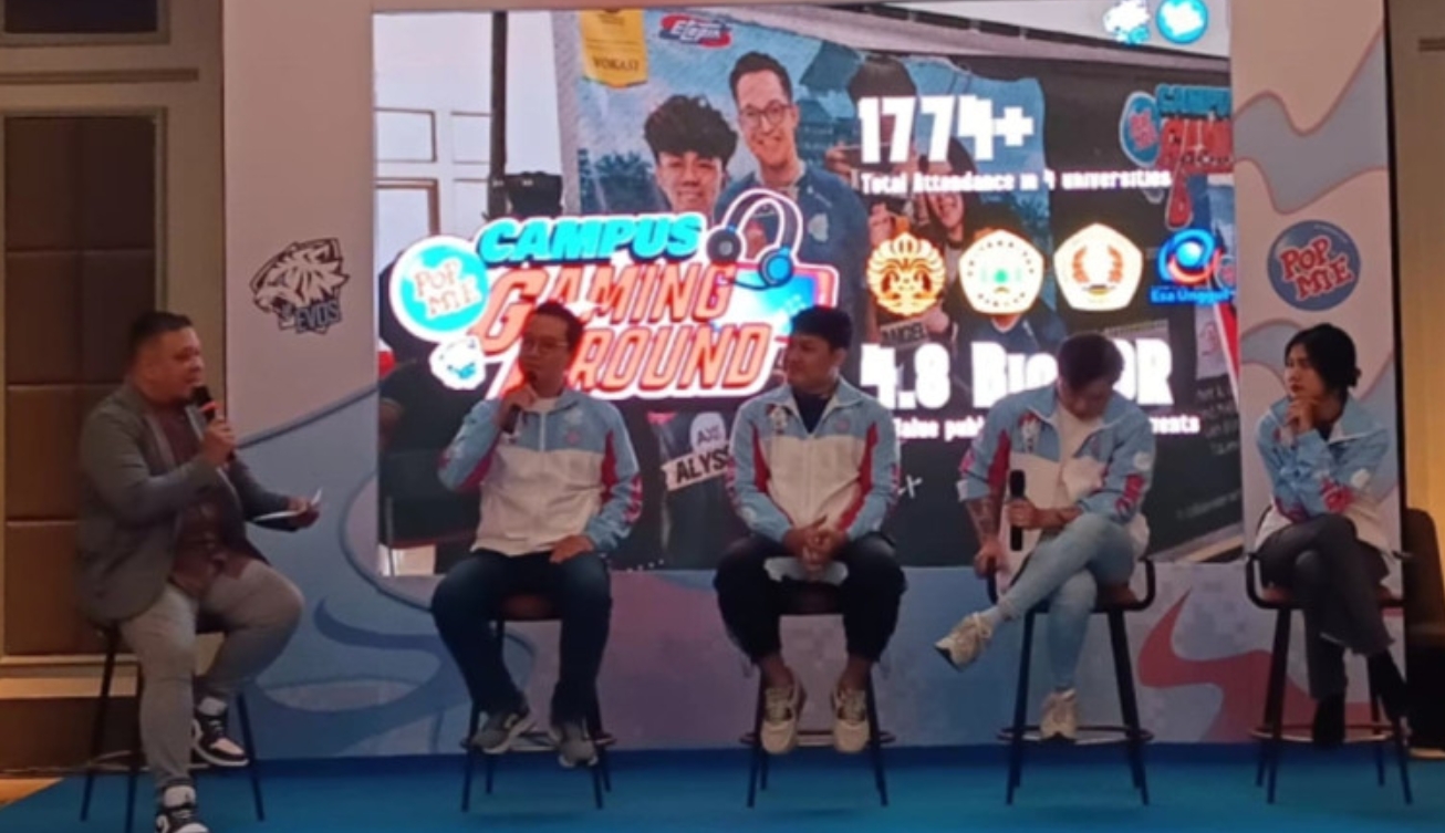 Komunitas E-Sport Indonesia Berkembang di Era Gaming Modern 2026 Komunitas e-sport Indonesia dengan pemain gaming profesional dalam kompetisi digital