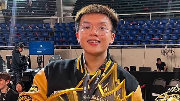 Komunitas E-Sport Indonesia Dalam Dunia Gaming Modern Komunitas E-Sport Indonesia dengan pemain gaming profesional dalam kompetisi online