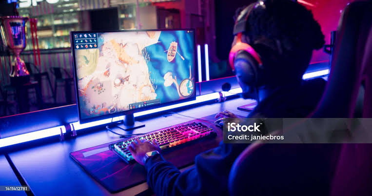 Komunitas gamer bermain game online multiplayer bersama secara kompetitif