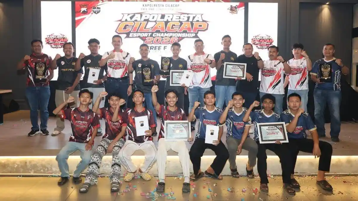 Komunitas E-Sport Indonesia dan Dunia Gaming Kompetitif Komunitas e-sport Indonesia sedang bermain game kompetitif bersama