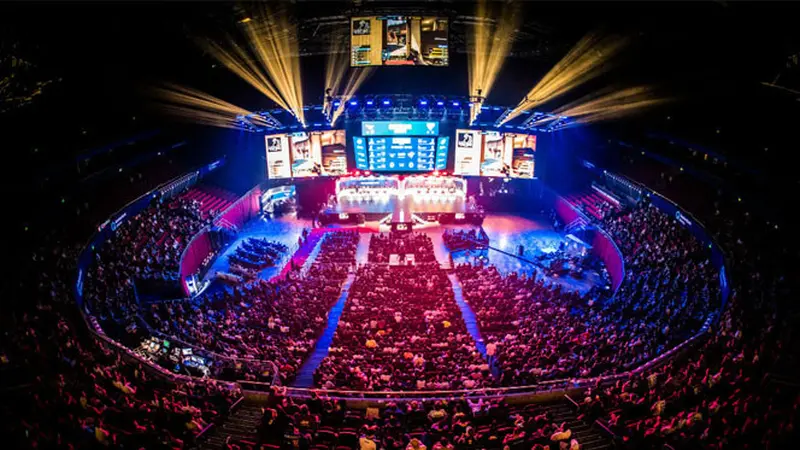 Turnamen esports dengan pemain profesional dalam kompetisi gaming